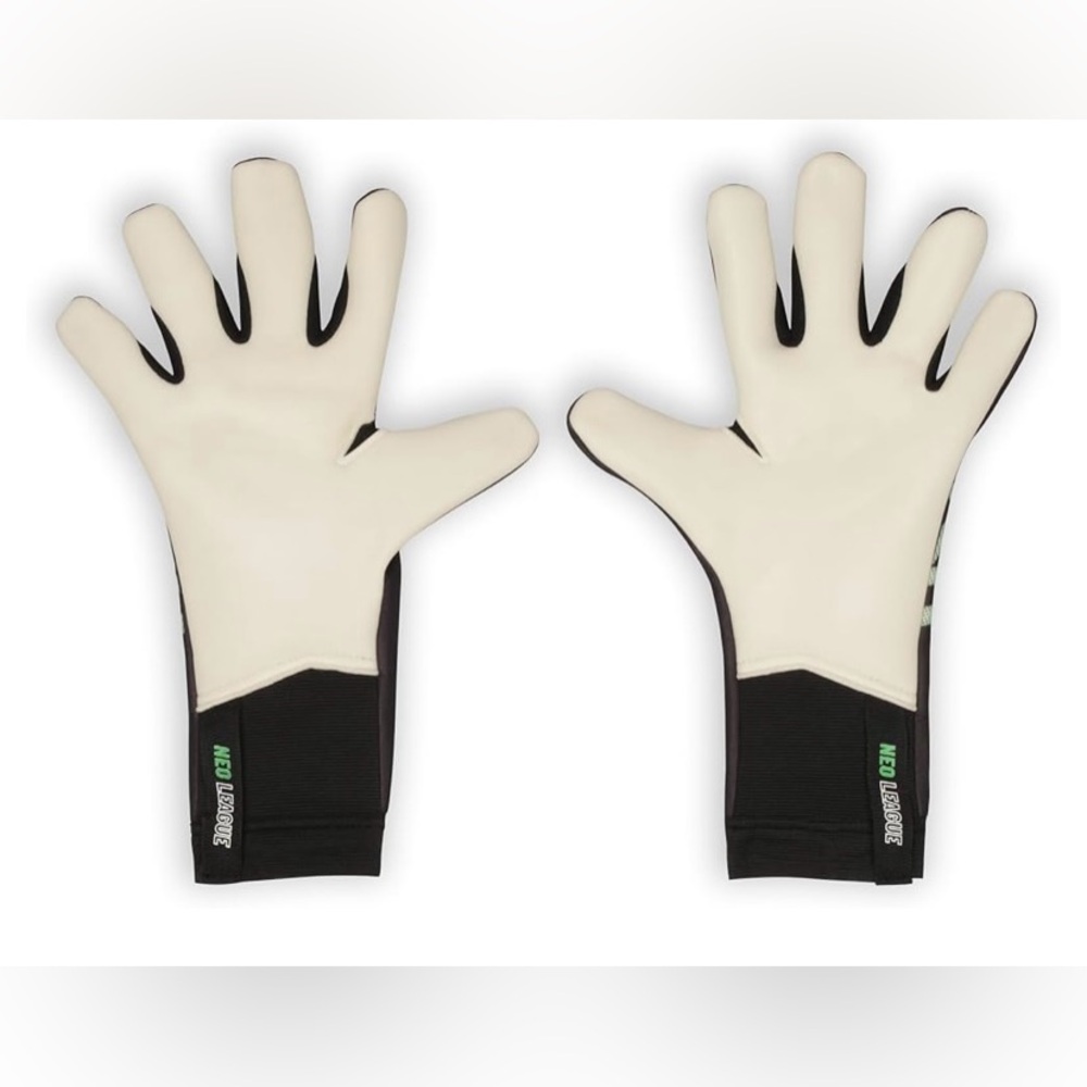 Umbro - Junior Neo League Goalkeeper Gloves, Black/White/Teal. Size 5.  - Picture 2 of 4